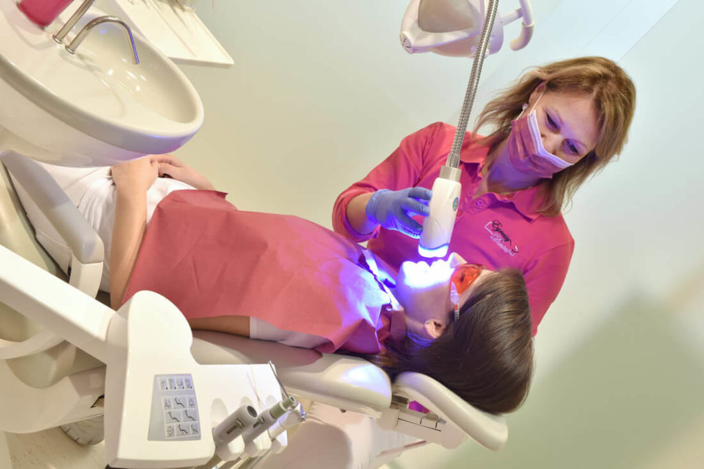 Esztétikai fogászati kezelésen